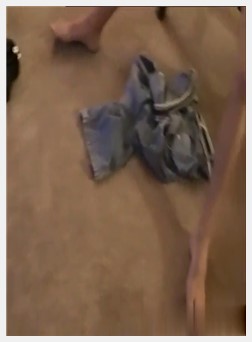 穿着靴子的赤裸直男 gay xxx Guy 最终以