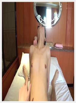 戴眼镜外表文静可爱的18岁援交大学生10V8