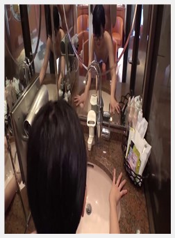 戴眼镜外表文静可爱的18岁援交大学生10V5