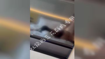 《硬核炸弹✅最新泄密》露脸才是王道！优质富豪约炮大佬【红烧西蓝花】粉丝群内福利~玩肏各类一字马外围模特(30)