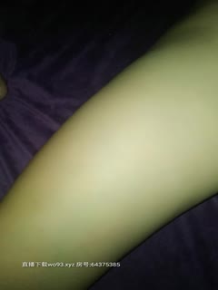 五月最新流出高清厕拍系列❤️商场烤肉店女厕全景后拍两个做兼职的学生服务员撅屁股尿尿