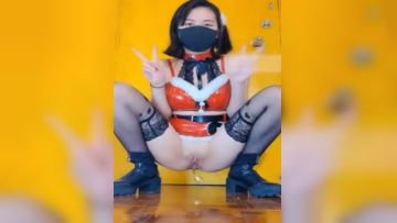 抖音反差婊奶咪，铃铛插插自慰