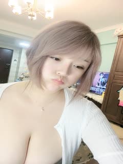 颜值高短发御姐在家擡腿掰穴，摸摸胸自慰诱惑