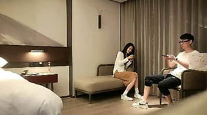 探花青涩乖巧小姐姐  JK制服搭黑丝  口交还不习惯但很认真  新手刚上路的感觉