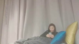 淫荡房间里的渣男骚女  激情5P开搞直播  被绿帽哥各种抽插  各种激情爆干 场面淫乱