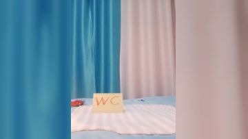 雪白肌肤的草莓姐姐：给你们秀一下哦，手指抠逼，脸上享受的表情，抠的深深爽到了！第01集