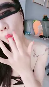 漂亮骚妈妈 床上就是你的骚母狗 就喜欢看妈妈的逼被大鸡吧操是吗 骚话不停 插的骚逼白浆直流