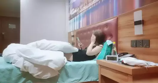 探花新人求关注在一旁还有人这边就开始激情开干