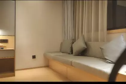 小宝寻花高价约小姐姐来做爱悄悄咪咪的偷拍