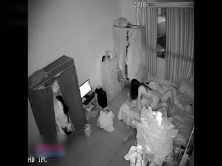 高颜值性感女神美女家中私会土豪情人玩女仆情趣制服诱惑~从床上干到梳妆台上~操的真不轻~呻吟大叫~高清版!