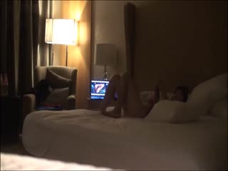 大站最新流出题材类作品民宅隔窗拍刚下班回家的漂亮女白领寂寞难耐脱衣自慰坚挺奶子又白又大表情呻吟销魂