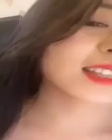 小哥玩弄女友后入大骚穴高潮喷水内射