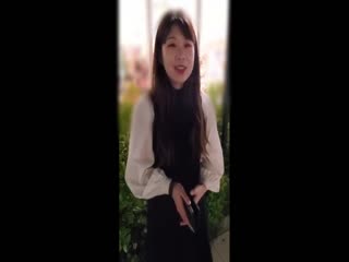 19岁电眼小姐姐白虎粉穴