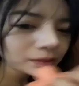 卡哇伊长相清纯黑丝大屁股萌妹道具嘿嘿嘿开档丝袜揉搓逼逼震动棒插入一进一出翘起圆润肥臀扭动非常诱惑