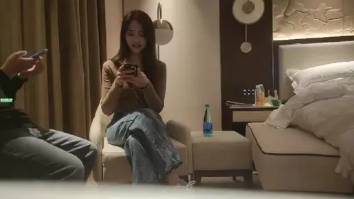 【挣钱买奥迪水泥】大圈高端大长腿甜美靓女你骚不骚骑乘掰开屁股就是操搞得骚女直浪叫