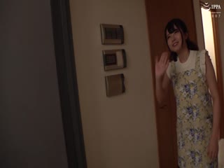 对部下很严格的丰满女上司 被性骚扰后干脆直接做爱 风间由美