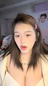 奶控福利，全网最大奶子甜甜甜甜圈来了，就问各位大哥，这奶子大不大 (3)