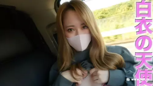 FC2PPV-4050606 现*役看护师！完全初撮影にして、野外露出、车に腰挂け立ちバックがエロすぎた！