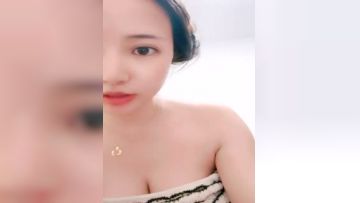 顶级爆乳小护士！9分颜值身材爆炸！居家展示，撩起衣服一对豪乳，多毛骚逼流白浆，翘起美臀摇摆第05集