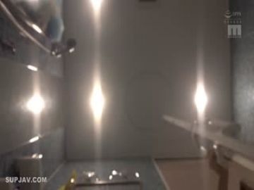 [无码破解]MIAA-525女子会してるお宅にM男くんが突撃参加！お泊り女子会で夕方から朝がくるまで一日中犯●れて小悪魔第05集