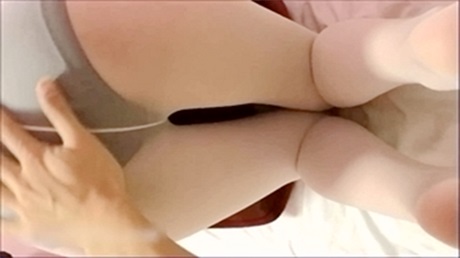 大鸡巴山哥调教富家女小琪穿着白丝袜撸硬鸡巴草得她...