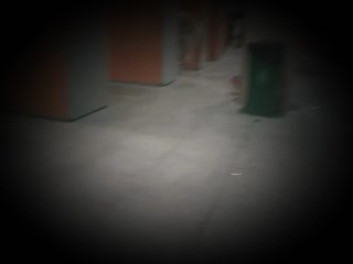 水上乐园更衣室偷拍，泳客更换泳衣，高挑少妇仔细擦拭身上的水