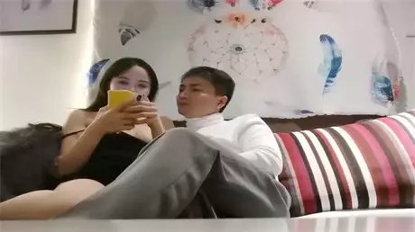 小祁探花约了个高颜值性感妹子啪啪，沙发上近距离舌...