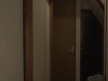 看着很清纯的妹子没想到玩起来这幺骚，全程露脸带个眼镜听狼友指挥大秀直播，一边用道具抽插一边用AV棒摩擦第02集