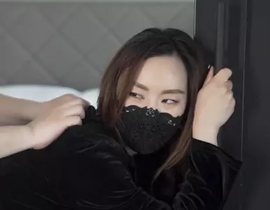 OnlyFans・饥渴肉丝老板夫人换衣服故意露出・勾引司机霸王硬上弓干射！・米菲兔