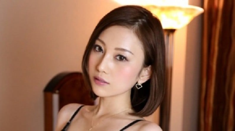 - 三嶋 かれん 苍い再会(乱伦)