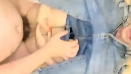 河南真实乱伦事件,堂兄用零花钱骗到表妹户外公共厕所...