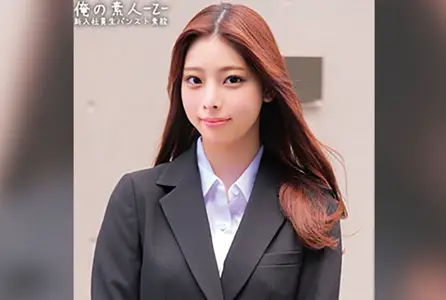 ORECZ-056ORECZ-056 一个 20 多岁的女孩，她隔着连裤袜用自己的阴部摩擦着一