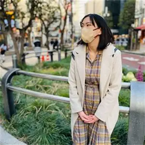 巨乳人妻性欲这幺强 应该是好久没有被草了