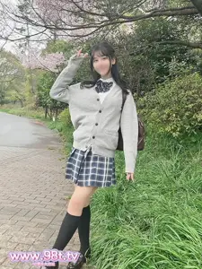 FC2PPV-4669180-茶道部えみちゃん・18歳 隠れ巨乳な色白スレンダー美人 春の阳気でムラム