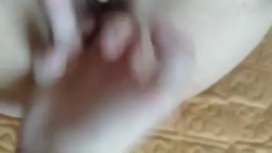 良家少妇 在家爱爱自拍 吃鸡抠逼骚穴狂舔 被无套猛怼 流了一骚逼白浆 内射