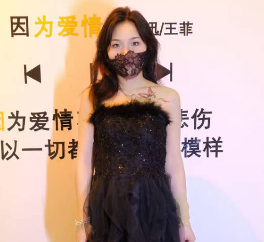 海角社区・趁哥哥睡着了我穿上了黑色婚纱帮哥哥口鸡巴