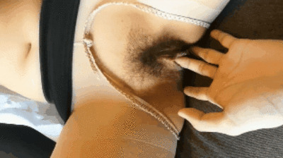 性感空乘美女制服诱惑，黑丝美腿机上激情服务！