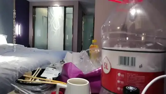 【肌肉佬寻花】外围小姐姐，漂亮高颜值美乳，见到猛男春心萌动做爱气氛佳，妩媚诱人极品尤物