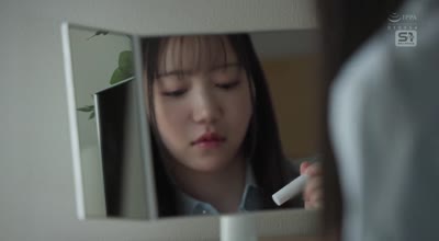 sone-747颜采用の新人OLは大嫌いなセクハラ上司に7日间こっそり媚薬を盛られ出张同行日にムラムラ爆発！キモいペニスが欲しくてたまらない。 三田真铃