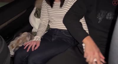 FC2PPV-4589248那位美人新妈妈因生活困难负债产后首次被他人肉棒插入潮喷中出