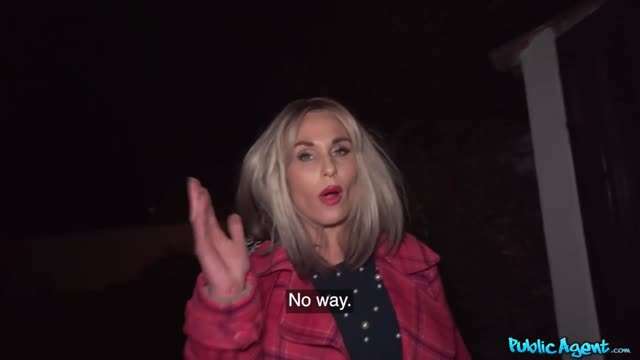 和朋友的辣妈做爱 Laura Crystal