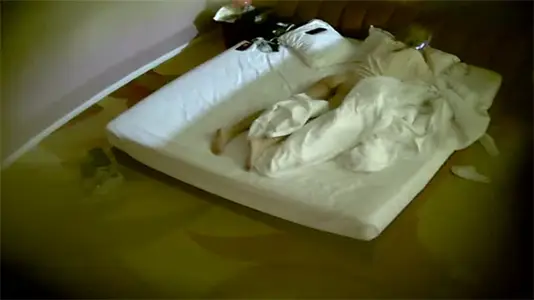 高清监控偷窥初体验：上帝视角下的秘密激情现场